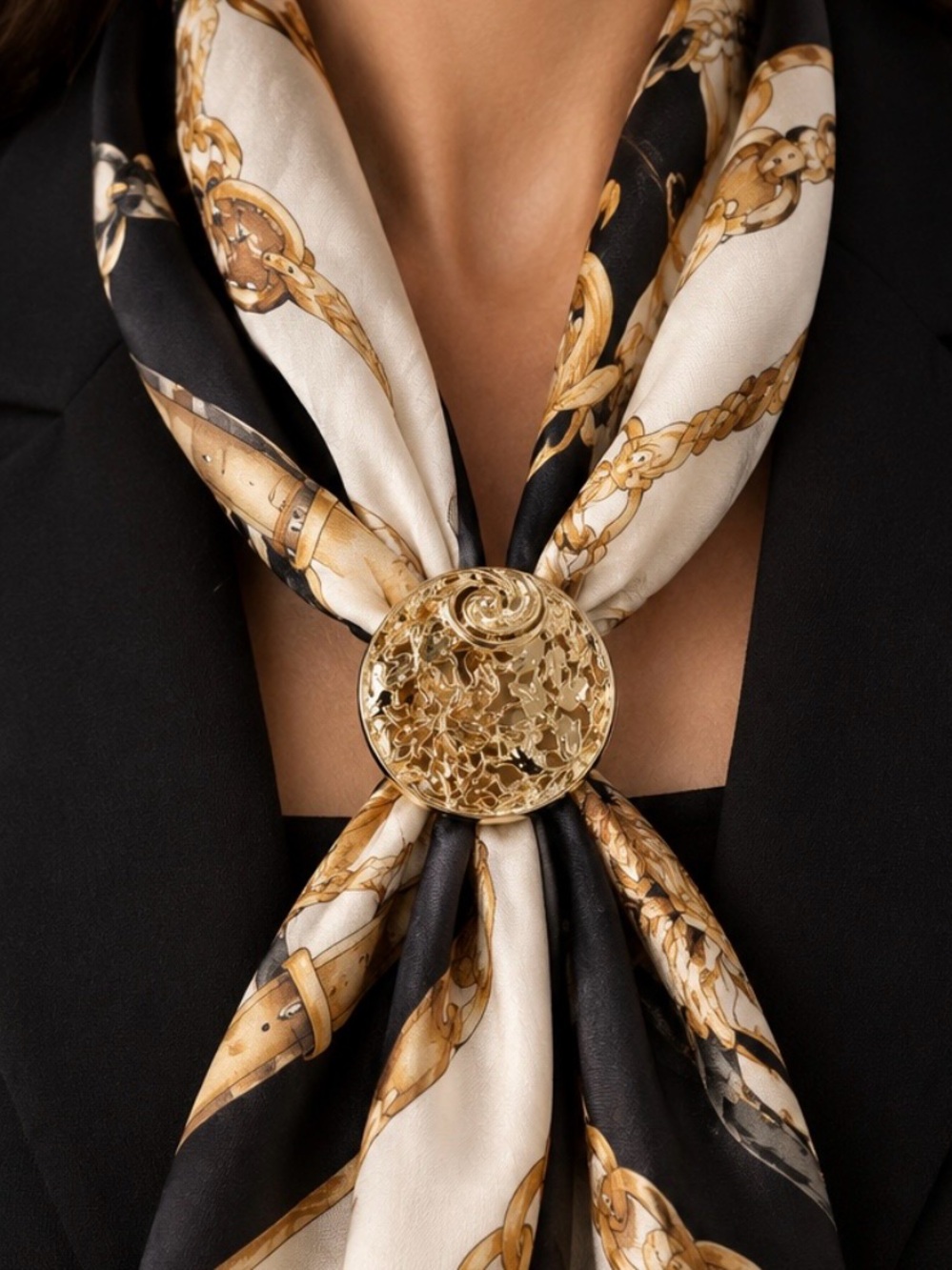 Vintage Sarah Coventry Whirlwind Scarf Clip Gold Tone Signed Rare CANADA